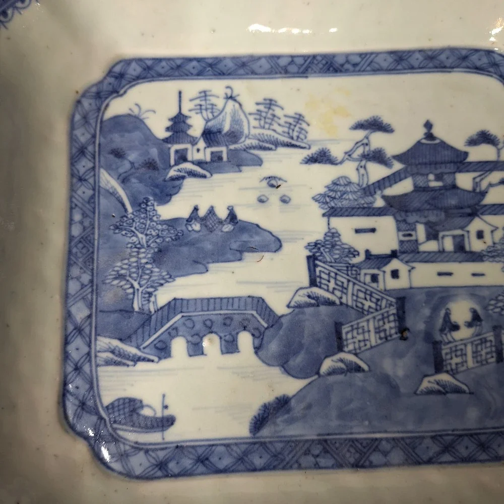 Antique 19th Century Chinese Export‎ Nanking Porcelain Vegetable Dish Scalloped